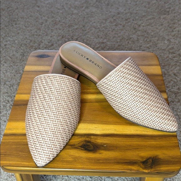 🍀Lucky Brand Woven Mules🍀 - Picture 2 of 6